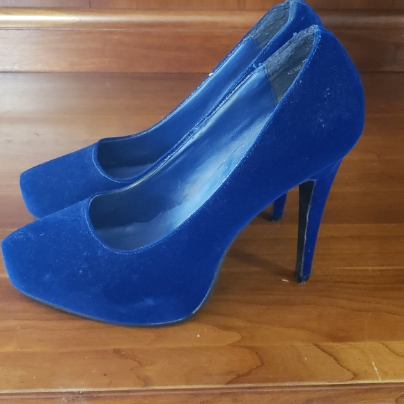 Blue heels - Picture 4 of 4